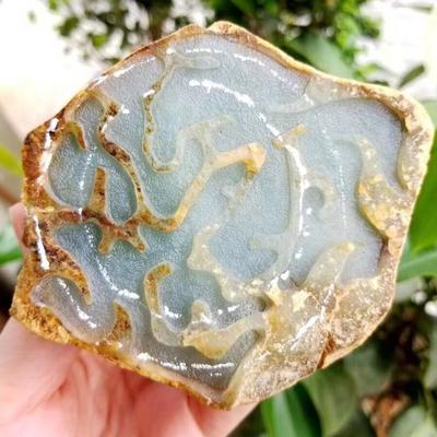 小伙執意買下翡翠原石，切開后心涼一半！原石科技能幫我們避開陷阱嗎？