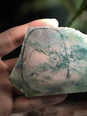 巨幕上的微雕 人工智能時(shí)代，玉雕行業(yè)離人機(jī)交互還有多遠(yuǎn)？